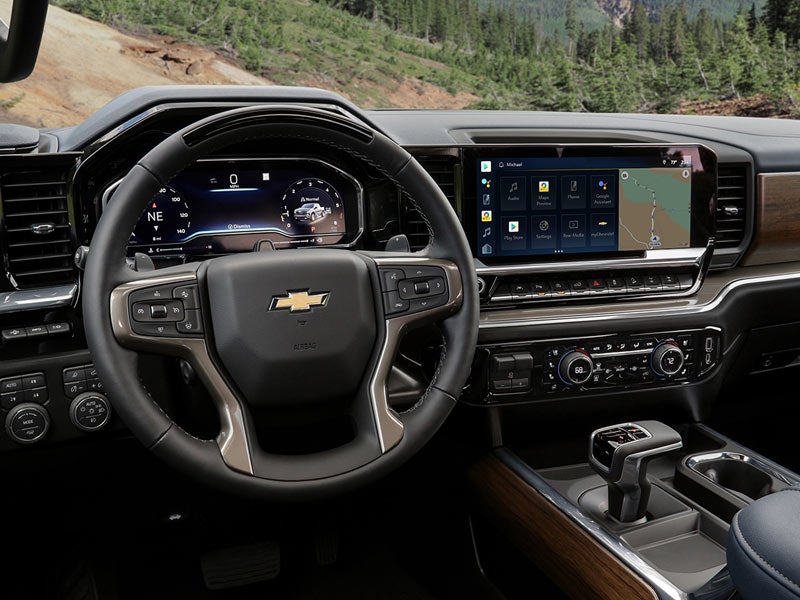 New 202 Chevrolet Silverado 1500 interior comfort features and design